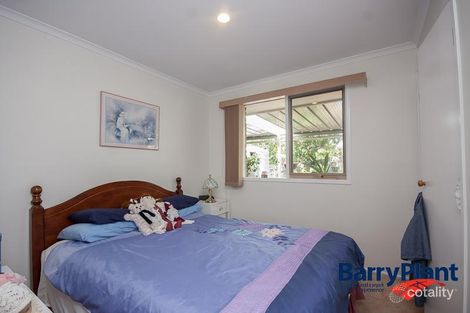 Property photo of 6 Hamilton Drive Cranbourne North VIC 3977