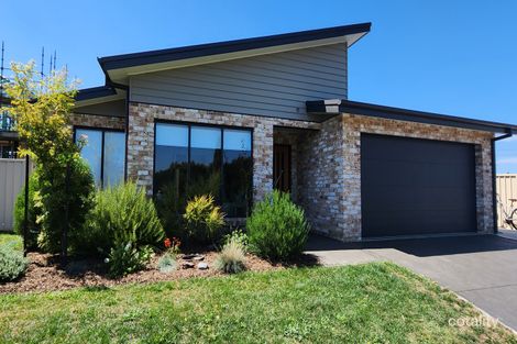 15 Campbell Cl, Llanarth, NSW 2795