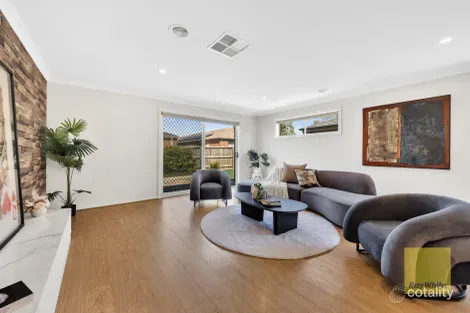 Property photo of 13 Edwin Close Manor Lakes VIC 3024