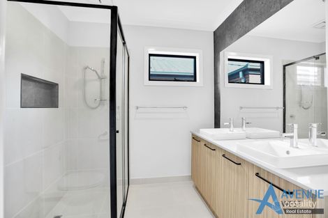 Property photo of 6 Octagonal Street Bonnie Brook VIC 3335