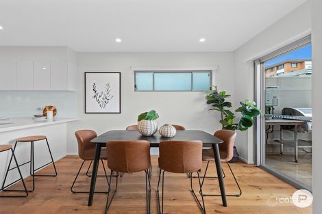 Property photo of 2/52 Rialto Street Coorparoo QLD 4151