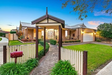 Property photo of 1 Deakin Court Berwick VIC 3806