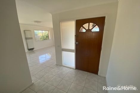 Property photo of 2 Dartmoor Court Meadow Heights VIC 3048