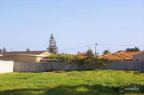 4 Waikiki Rd, Safety Bay, WA 6169