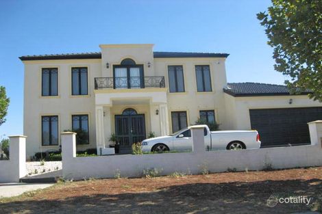 2 Blackman Cres, Taylors Lakes, VIC 3038