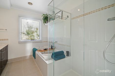 Property photo of 32 Benbow Crescent Boronia VIC 3155