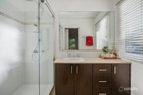 Property photo of 32 Benbow Crescent Boronia VIC 3155