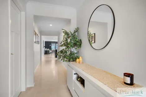 Property photo of 28 Cottesloe Boulevard Tarneit VIC 3029
