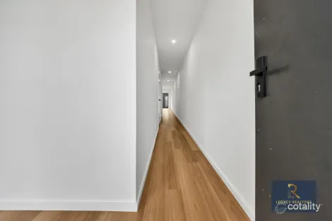 6 Findale Walk, Thornhill Park, VIC 3335