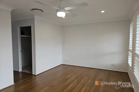 Property photo of 26 Greybox Crescent Hamlyn Terrace NSW 2259