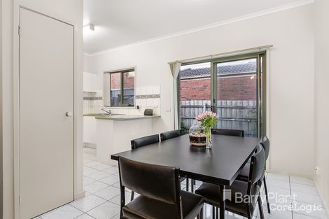 Property photo of 1 Sugarloaf Close Burwood East VIC 3151