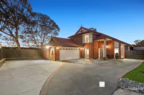 Property photo of 10 Jennings Court Narre Warren South VIC 3805