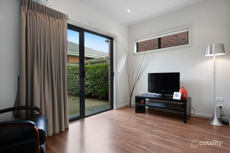 Property photo of 2/9 Hickford Street Reservoir VIC 3073