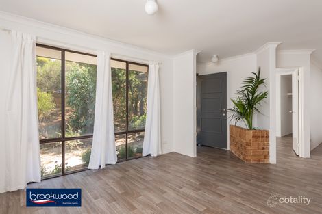 Property photo of 4 Harcourt Place Bellevue WA 6056
