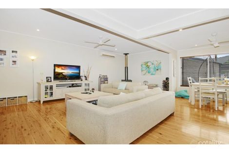 2 Karloo Rd, Umina Beach, NSW 2257