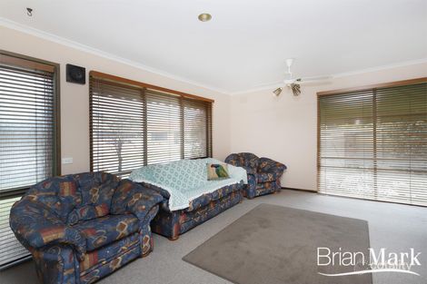 Property photo of 10 Swan Street Werribee VIC 3030