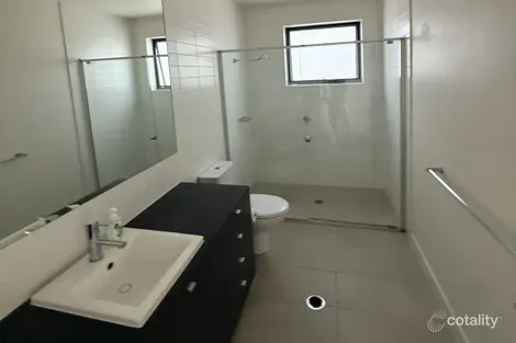 Property photo of 32 Watts Drive Varsity Lakes QLD 4227