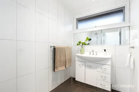Property photo of 17/5-7 Collocott Street Mordialloc VIC 3195