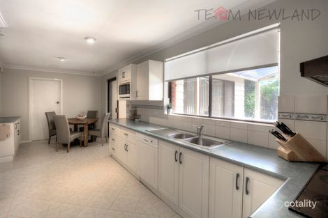 4 Magnolia Way, Forrestfield, WA 6058