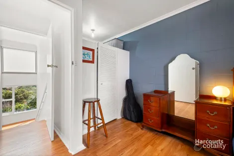 Property photo of 2/12 Dalkeith Court Sandy Bay TAS 7005