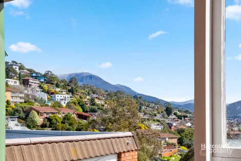 Property photo of 2/12 Dalkeith Court Sandy Bay TAS 7005