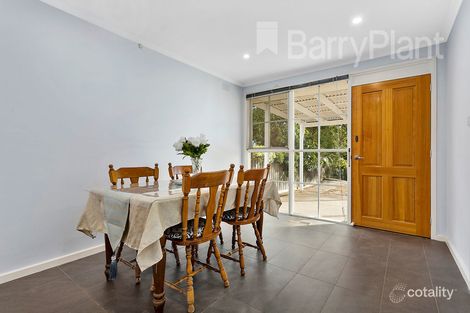 Property photo of 8 Colvin Court Glen Waverley VIC 3150