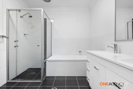 Property photo of 1/24 Broomfield Crescent Hunterview NSW 2330