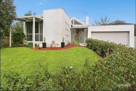 Property photo of 22 Van Der Haar Avenue Berwick VIC 3806