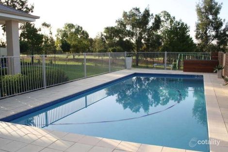 Property photo of 18 Lakeside Circuit Dubbo NSW 2830