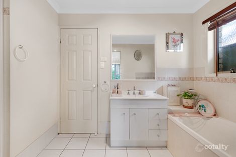 Property photo of 14 Isaac Court Hillcrest QLD 4118