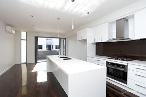 Property photo of 8 Pier Lane Maribyrnong VIC 3032