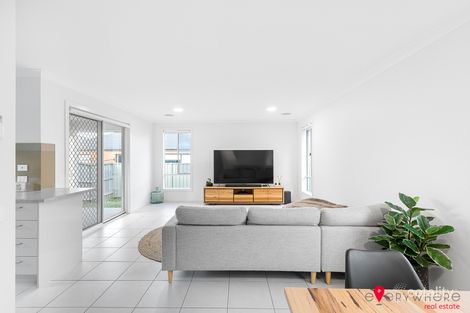 Property photo of 21 Mossey Crescent Cranbourne East VIC 3977