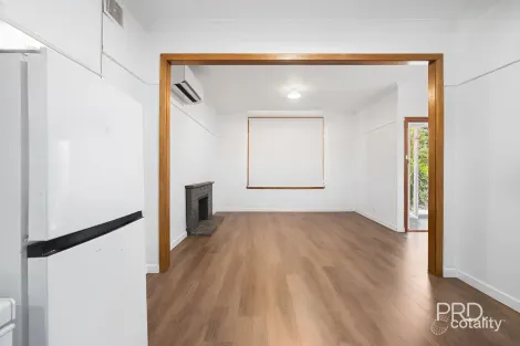 Property photo of 20 Fernleigh Road Mount Austin NSW 2650