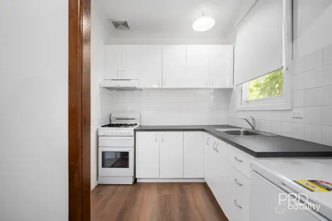 Property photo of 20 Fernleigh Road Mount Austin NSW 2650