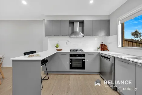 Property photo of 39 Malt Drive Manor Lakes VIC 3024