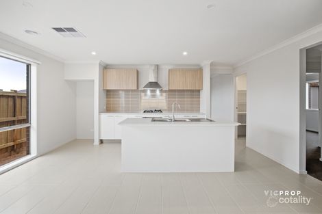Property photo of 8 Hatter Street Werribee VIC 3030