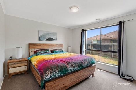 Property photo of 10 Wareham Court Hillside VIC 3037