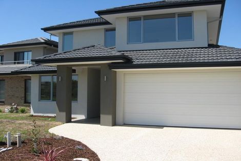 8 Parkhart Cir, Sandhurst, VIC 3977