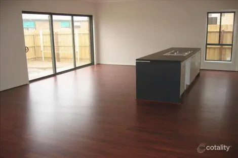 Property photo of 98 Duncombe Park Way Deer Park VIC 3023