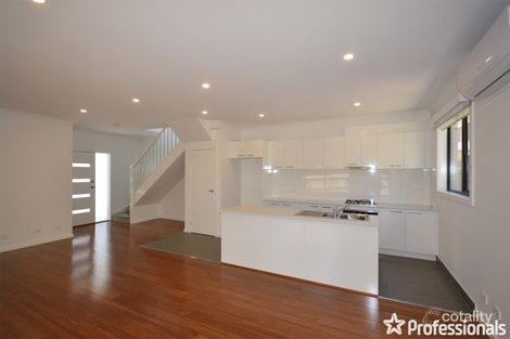 Property photo of 3 Rosario Place Mooroolbark VIC 3138