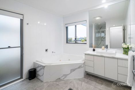 Property photo of 2637 Yanderra Close Hope Island QLD 4212