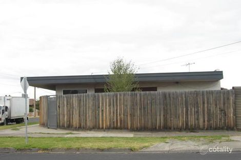 Property photo of 4 Mulhall Drive St Albans VIC 3021