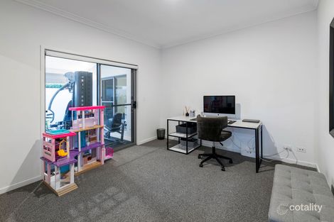 Property photo of 2637 Yanderra Close Hope Island QLD 4212