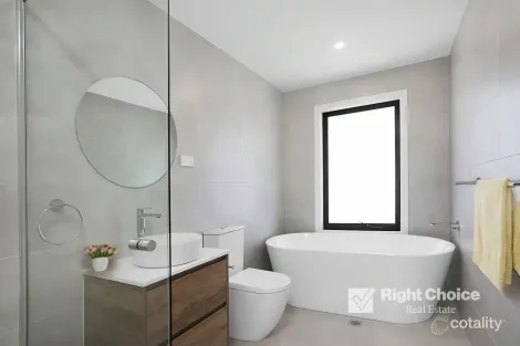 Property photo of 114A Lancaster Drive Badagarang NSW 2540