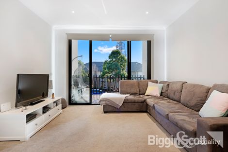 Property photo of 35 Ulmara Parkway Maidstone VIC 3012