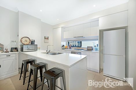 Property photo of 35 Ulmara Parkway Maidstone VIC 3012