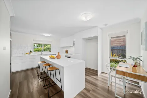 Property photo of 16 Clarendon Street Amaroo ACT 2914