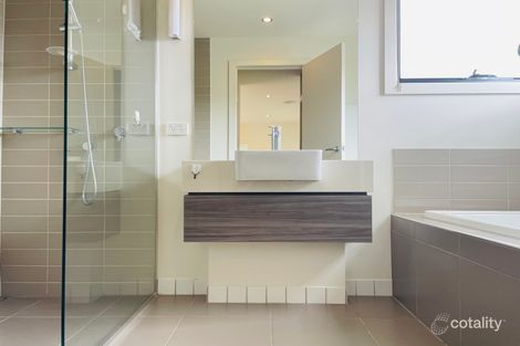 Property photo of 14 Muyan Circuit Burwood VIC 3125