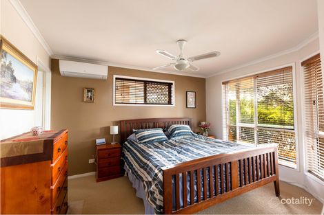 Property photo of 16 Edgeworth Place Helensvale QLD 4212