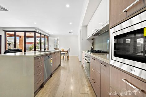 Property photo of 6 Meredith Place Eynesbury VIC 3338